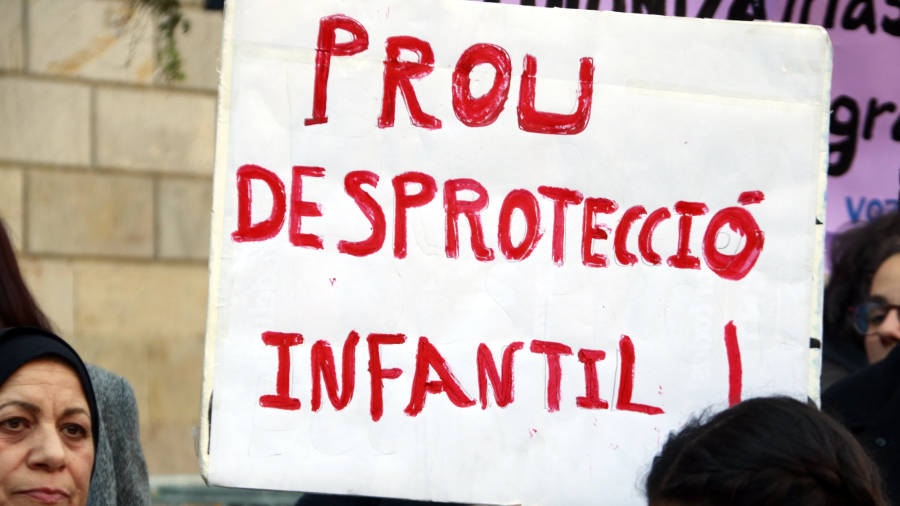 Pancarta en una manifestación de la asociación de Ex-MENAs en Barcelona, en marzo de este año. ACN