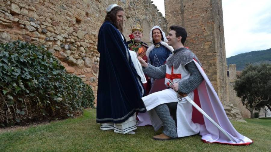 Júlia Requesens (Princesa), Arnau Fabra (St. Jordi), Magí Cendra (Rei) i Encarna Cobo (Reina), protagonistes de la 30a Setmana Medieval. Foto: M.P.