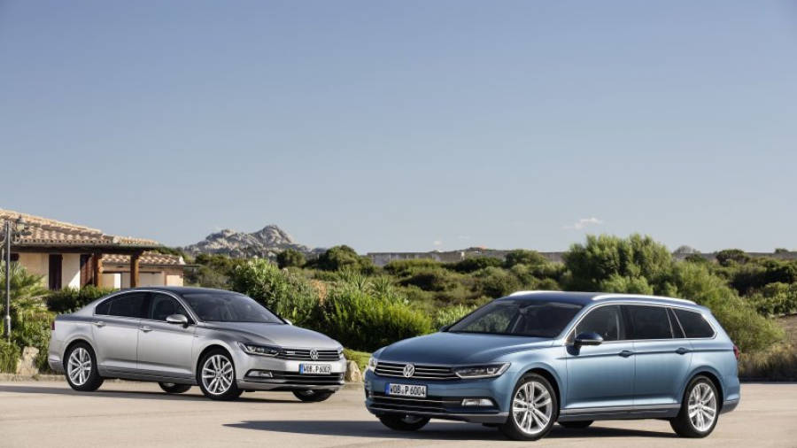 El precio del nuevo Volkswagen Passat con campañas y plan PIVE es de: 22.700 euros (berlina) y 24.300 (Variant).