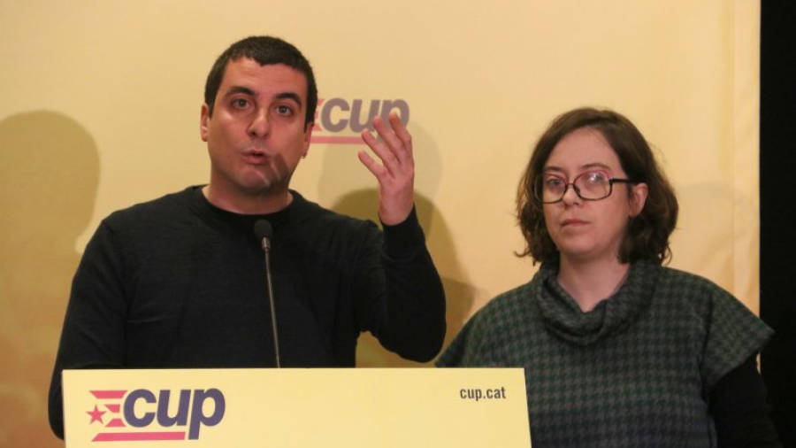 El portaveu del Secretariat Nacional de la CUP, Quim Arrufat, i la diputada Eulàlia Reguant en roda de premsa el 28 de gener. Foto. ACN