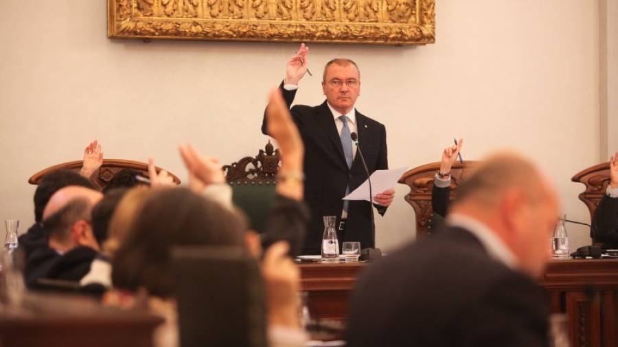 El gobierno municipal y C´s votaron ayer a favor de la propuesta de resolución que presentaba el PP. Foto: Alba Mariné