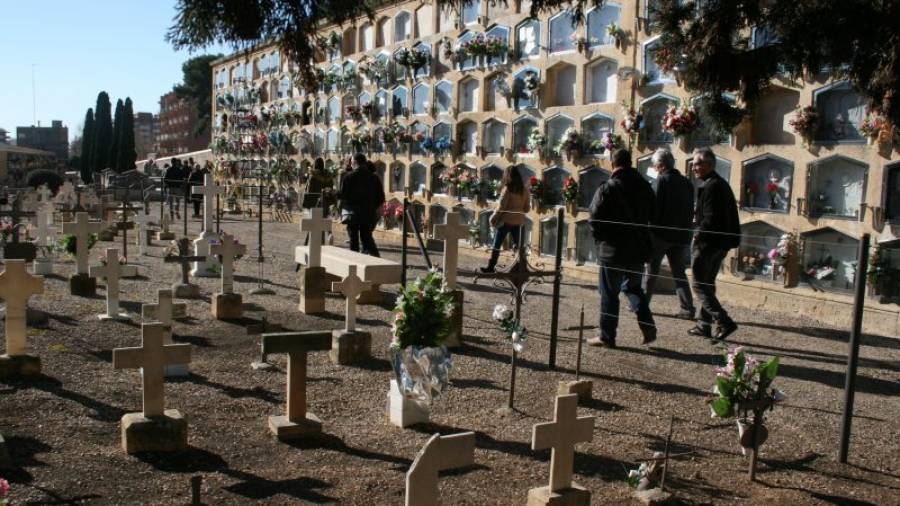 Las fosas del cementerio de Tarragona esconden los cuerpos represaliados por el franquismo. FOTO: C.I.