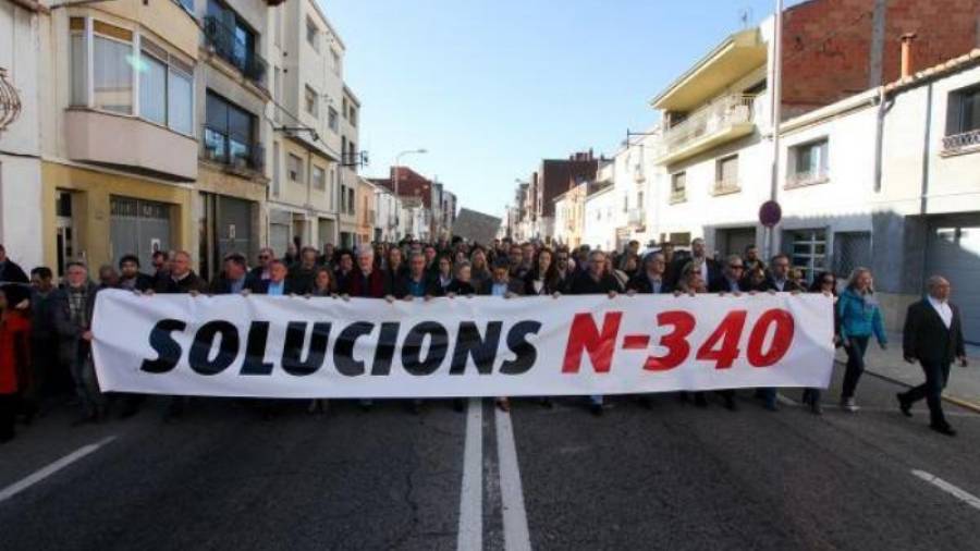 Imagen de archivo de una de las mobilizaciones por el desdoblamiento de la N-340 en L'Arboç. Foto: DT