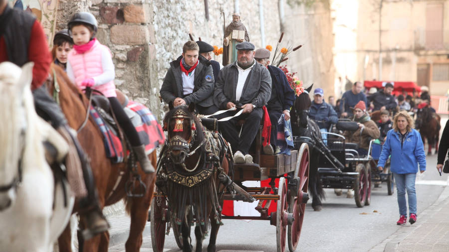 El carruatge que transporta la imatge de Sant Antoni durant l´anterior edició dels Tres Tombs. FOTO: A. MARINÉ / DT