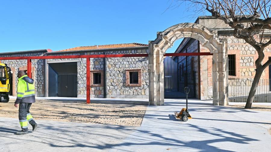 El Centre Social El Roser se ubica en la antigua prisión. FOTO: Alfredo Fonzález