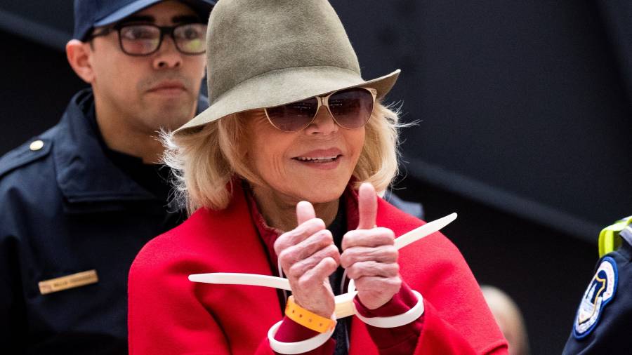 Jane Fonda fue arrestada durante una manifestación contra el cambio climático el 1 de noviembre. FOTO: EFE