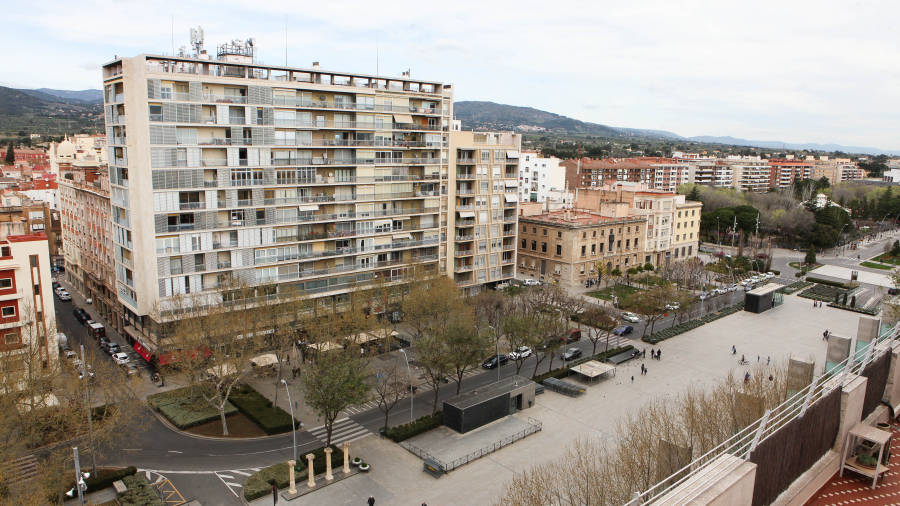 Imagen aérea del estado actual que presenta la plaza Llibertat. Foto: Alba Mariné