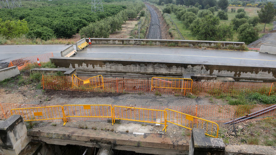 Imatge del lloc on es faran les obres que obligaran a tallar la via, a la carretera de Maspujols. FOTO: ALBA MARINÉ