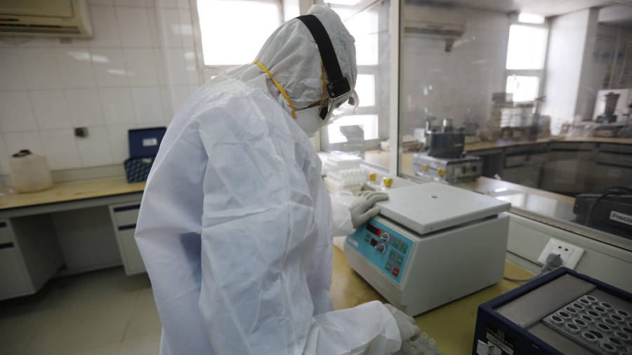 El Ministerio de Sanidad cifra el número total de fallecidos desde el inicio de la pandemia en 28.388 personas. Foto: EFE
