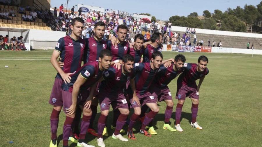 Una de las alineaciones titulares del Huesca esta temporada en El Alcoraz. Foto: Heraldo