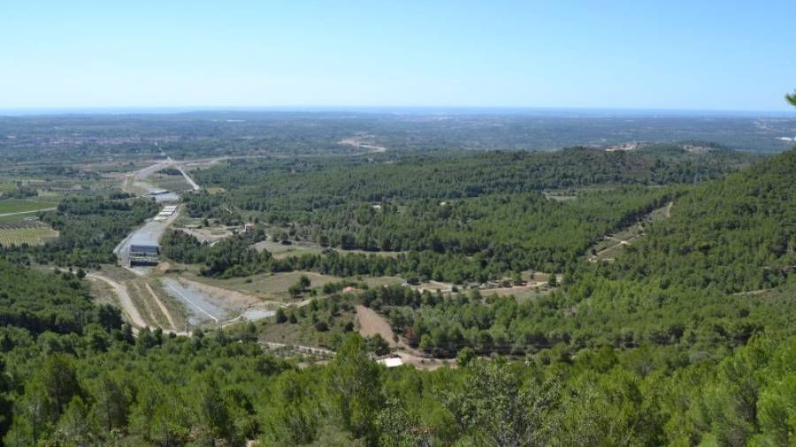 El Camp de Tarragona vist des del coll de Lilla, amb el Mediterrani al fons. Foto: Montse Plana