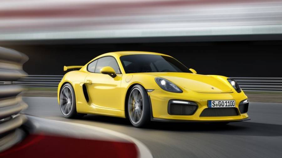 Porsche celebra el estreno mundial de dos vehículos deportivos extremos en el Salón Internacional del Automóvil de Ginebra de este año.