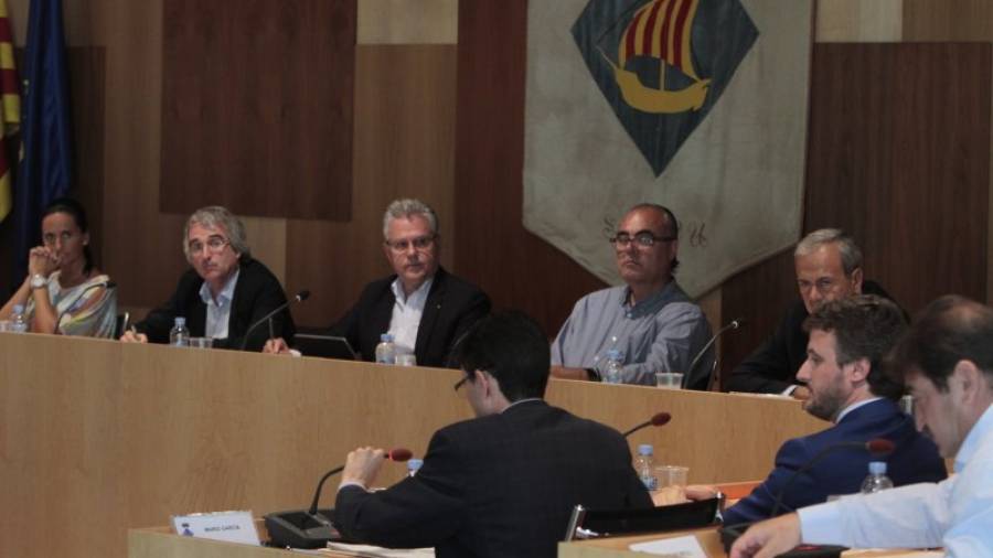 El código propuesto el alcalde pasará por pleno una vez sea debatido por todos los grupos. Foto: Pere Ferré
