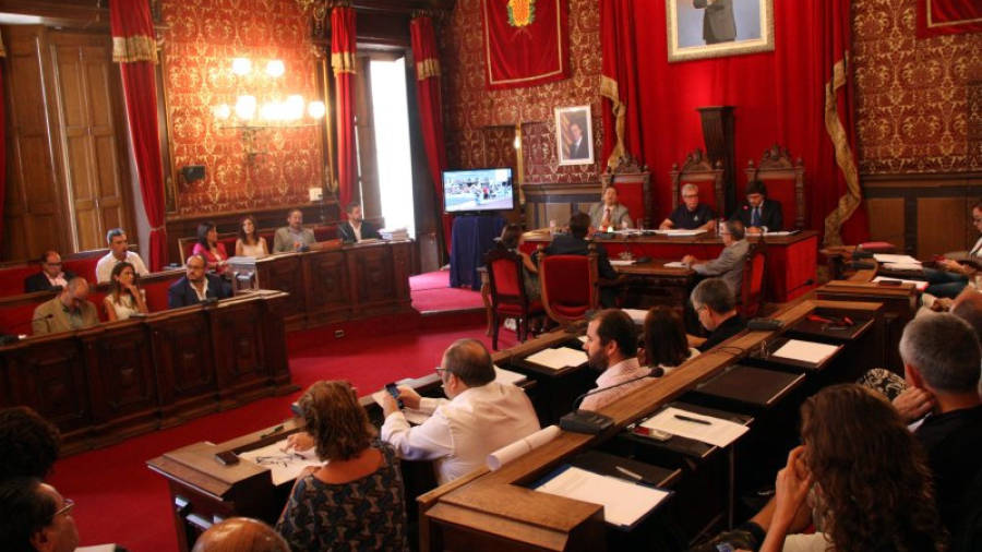 Vista general del plenari extraordinari que l'Ajuntament de Tarragona ha dedicat, de forma monogràfica, als Jocs Mediterranis de l'any 2017, aquest divendres 4 de setembre de 2015. Foto: ACN
