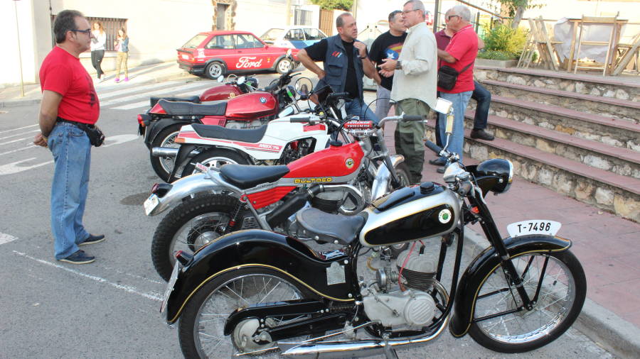 Algunes de les motos exposades diumenge.