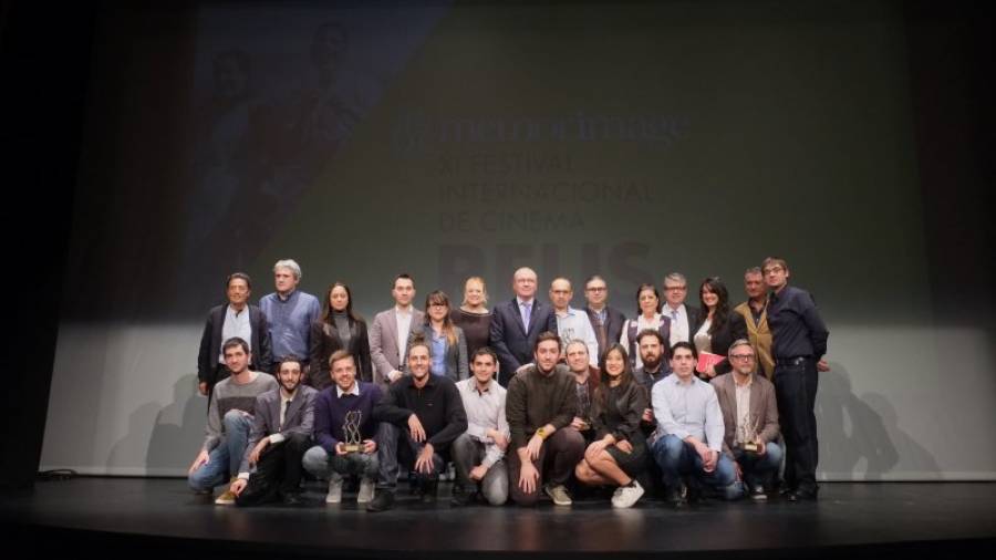 Foto de família del lliurament de premis del festival Memorimage, al Teatre Bartrina. Foto: Cedida