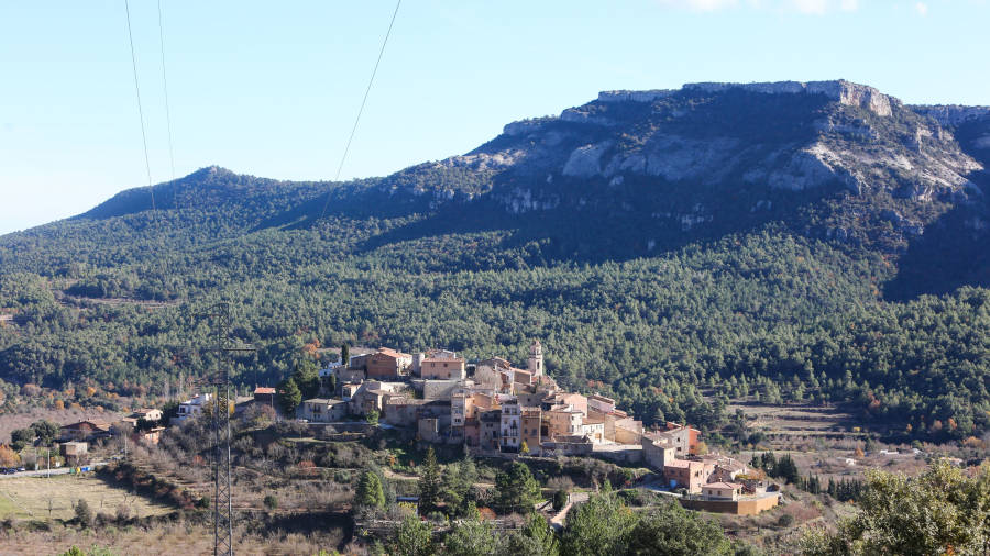 Perspectiva completa del municipio de Capafonts, ubicado en las Muntanyes de Prades. FOTO: ALBA MARINÉ