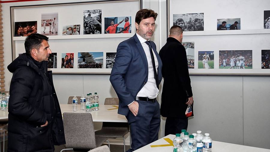 Jesús Pérez acompañando a Mauricio Pochettino en las oficinas del PSG. FOTO: PSG