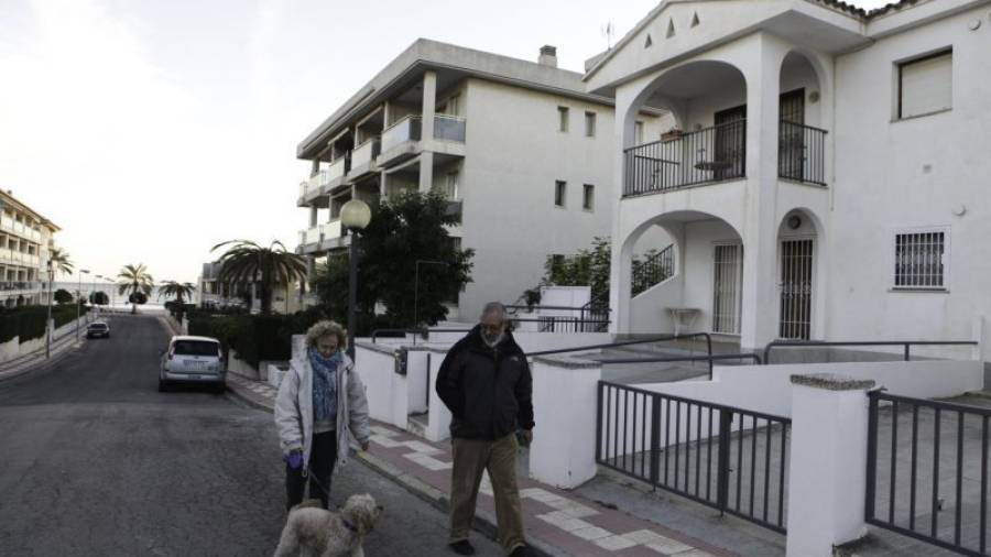 Los hechos sucedieron en una vivienda de segunda residencia de la calle Golf de Sant Jordi. Foto: Alba Mariné