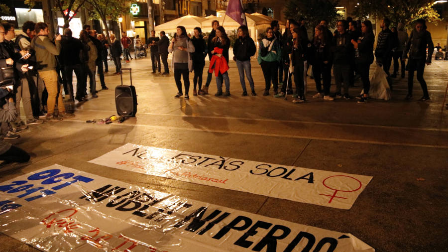 Imagen de archivo de una de las manifestaciones de repulsa por una violación en Manresa. FOTO: ACN