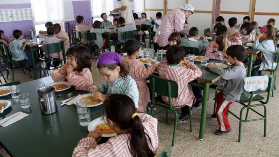 Muchos niños dependen directamente de las becas comedor para hacer una comida al día. Foto: ACN