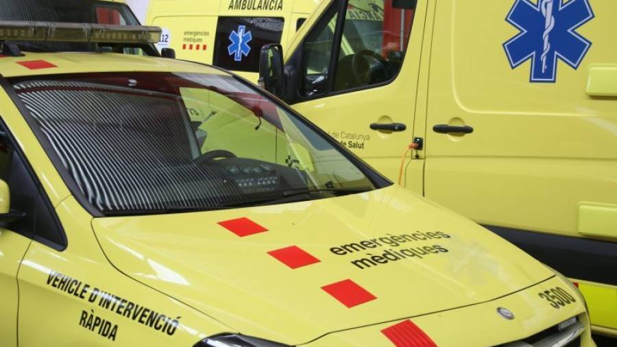 La base de ambulancias de transporte sanitario urgente se encuentra en el polígono Riuclar. Foto: J.C