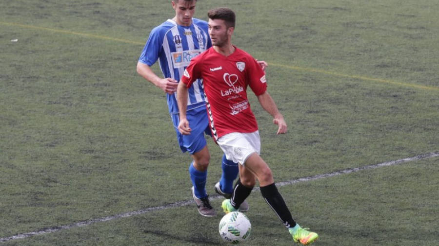 Josep Calavera durante un partido de esta temporada con la Pobla, filial grana. Foto: Pere Ferré