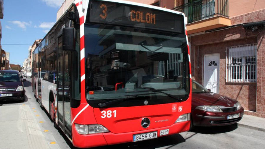 Un autobús de l'EMT de Tarragona, al barri de Bonavista. Foto: ACN