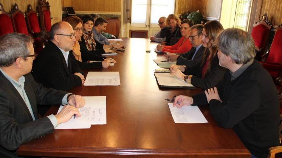 Imagen de la reunión, que tuvo lugar este pasado martes en el Ayuntamiento de Tarragona. Foto: cedida