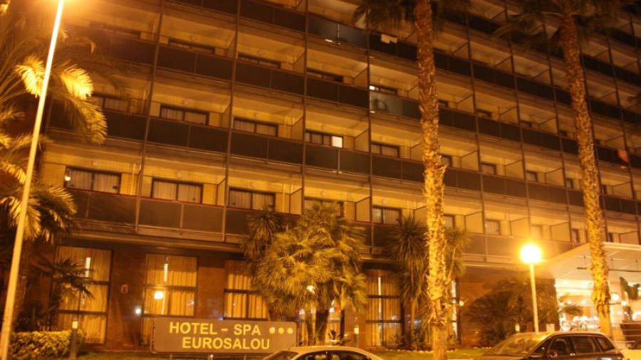 Façama de l'hotel Eurosalou, aquest dimecres a la nit. Foto: ACN