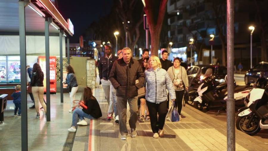 Algunos locales ya han empezado a abrir en las inmediaciones de la avenida Carles Buïgas y otros han optado por retrasar su apertura sin la llegada del Saloufest. Foto: Alba Mariné