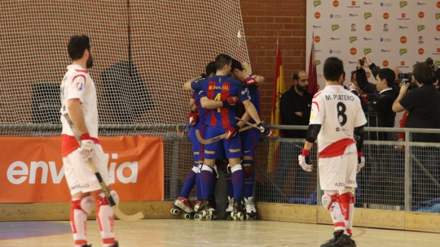 Los jugadores celebran un gol de hoy ante el Reus. foto: Luis Velasco/FEP