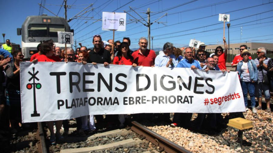Concentraciones en Tortosa y Salou para reclamar más inversiones en la red ferroviaria