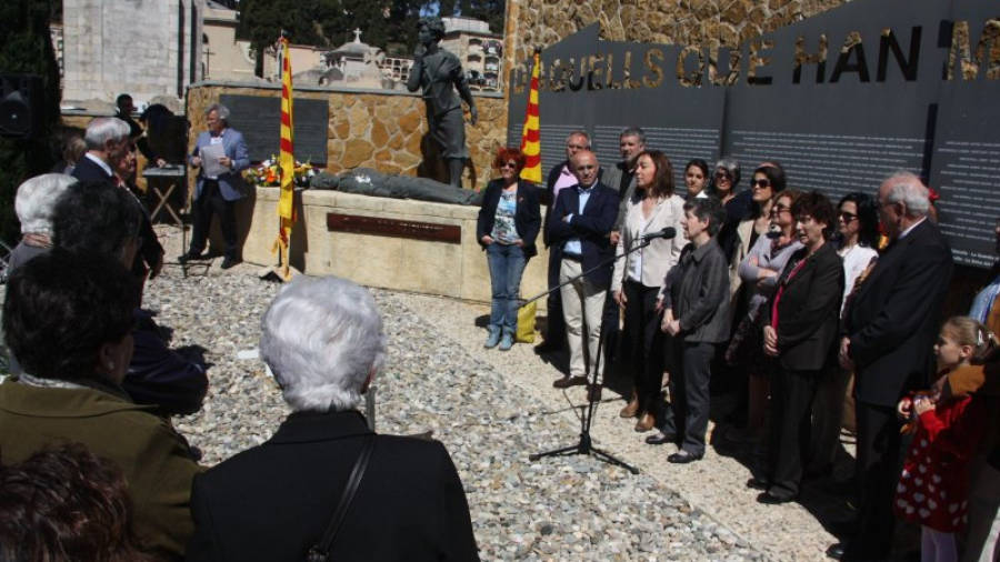 L'acte d'homenatge a les víctimes de la repressió franquista a Tarragona. Foto: ACN/ S.Jardí