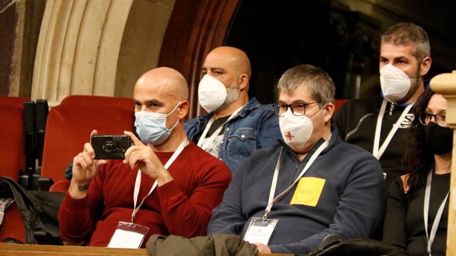 Trabajadores de la Mahle en el Parlament.