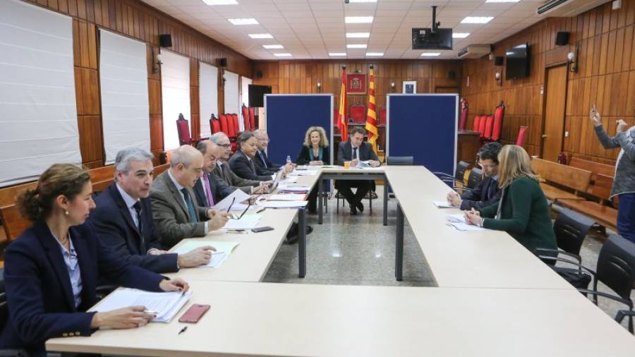 Sa Sala de Govern del TSJCat durante su reunión hoy con los representantes de los médicos forenses. Foto: Alba Mariné