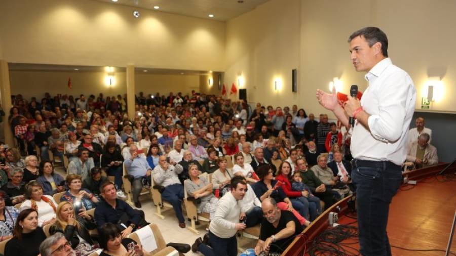 El candidato para la Secretaría General del PSOE, Pedro Sánchez, el pasado lunes en el centro cívico de Bonavista. Foto: Alba Mariné