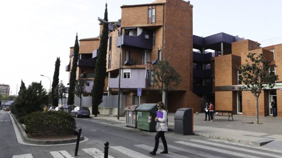 Imagen del aspecto que presenta actualmente el bloque Azul del barrio Gaudí. Foto: Alba Mariné