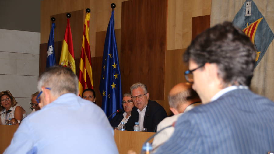 El alcalde Pere Granados replicando al concejal del PP, Mario Garc&iacute;a.