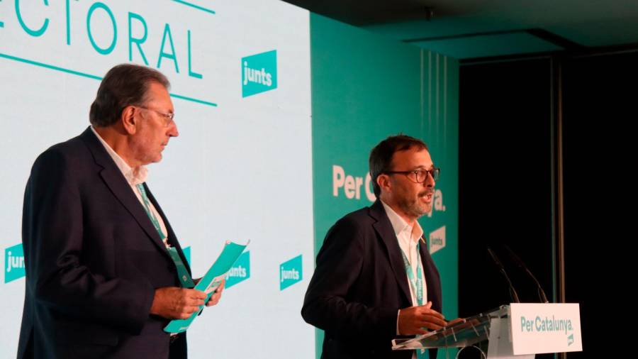 El portavoz de Junts, Josep Rius, y el senador Josep Lluís Cleries, hacen una primera valoración. FOTO: ACN