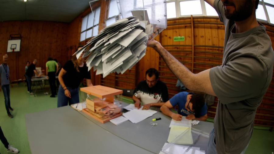 En total en España se constituyen unas 60.500 mesas electorales. Foto: EFE