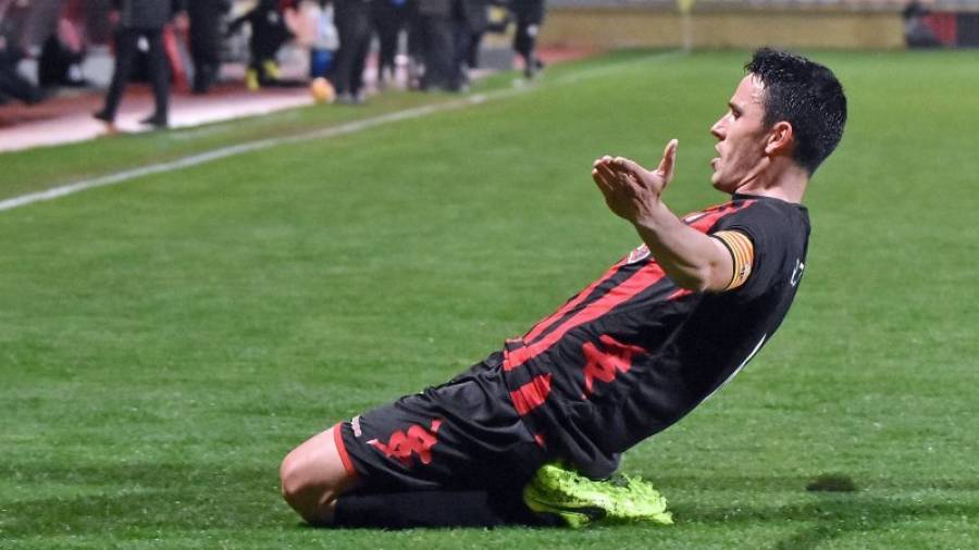 El capitán del CF Reus, Ramon Folch, celebra un gol. Foto: a. gonzález