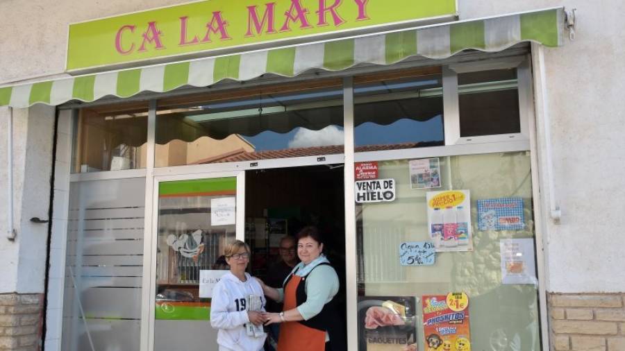 Ca la Mary es la única tienda que hay en el barrio, donde se puede comprar un poco de todo. Foto: Alfredo González