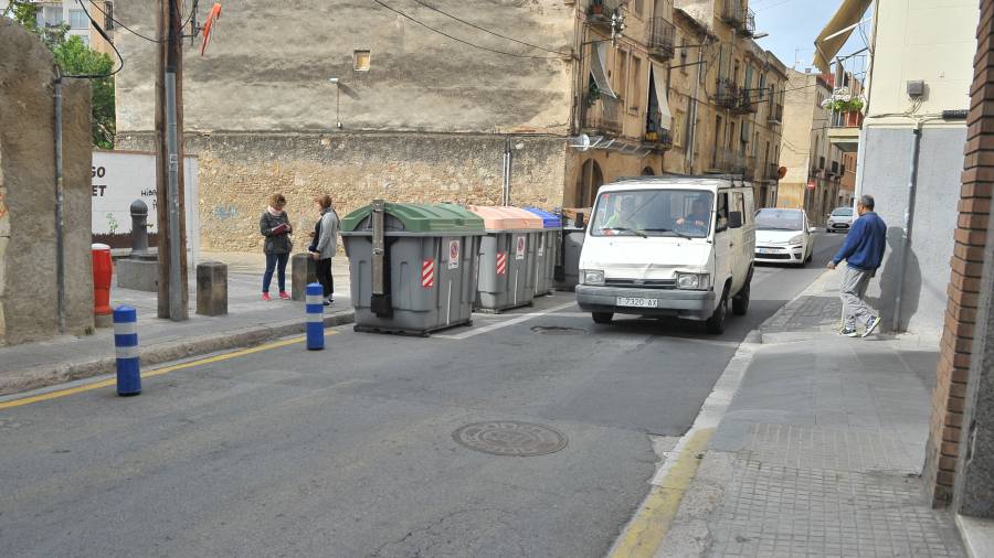 En el Cam&iacute; de Valls los vecinos advierten de un exceso de velocidad. FOTO: Alfredo Gonz&aacute;lez