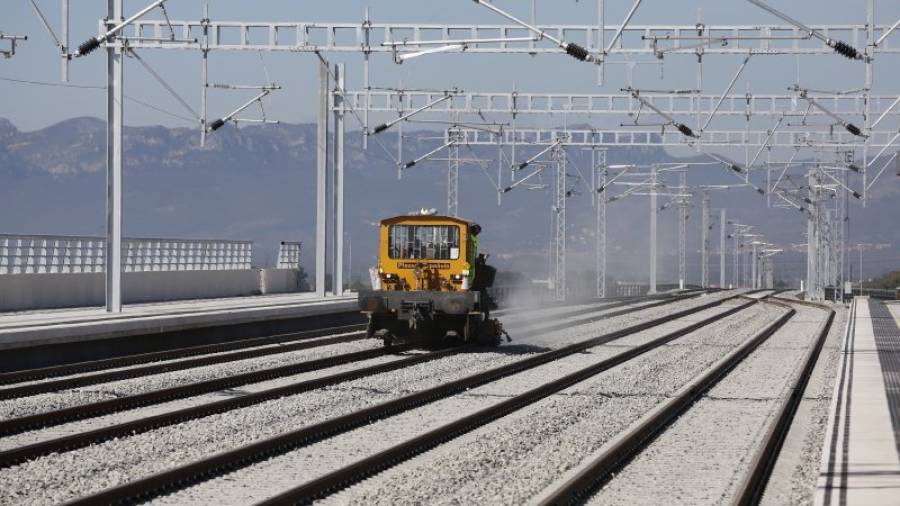 Les infraestructures ferroviaries s'emporten el gruix de la inversió. Foto: Pere Ferré/DT
