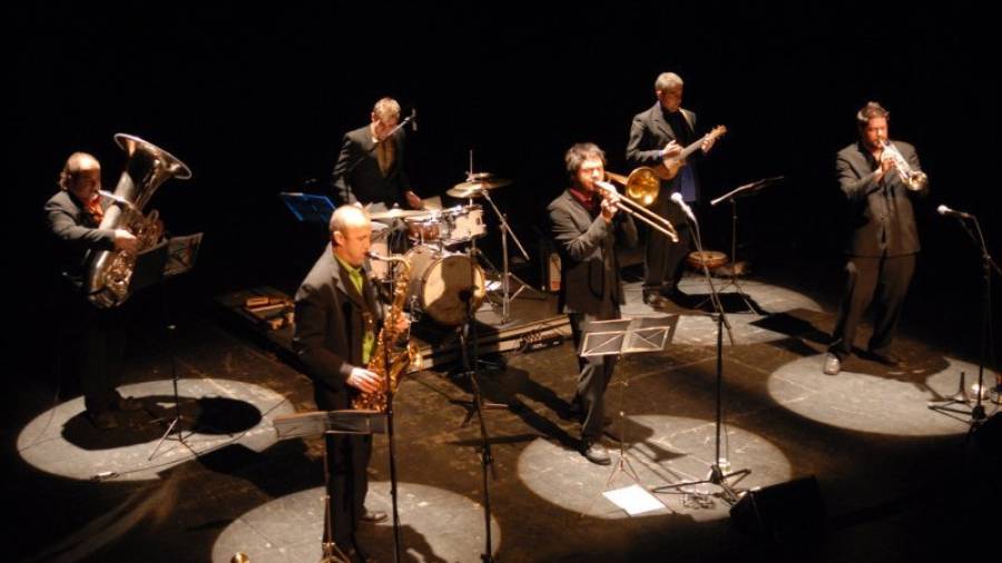 El grup de jazz popular, dixieland, swing i altres músiques, Stromboli Jazz Band, durant un concert. Foto: J.M. Rios