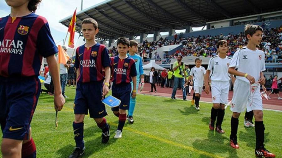 Imagen de una edición anterior del torneo, previa a un duelo entre Barcelona y Sevilla. Foto: Mundialito