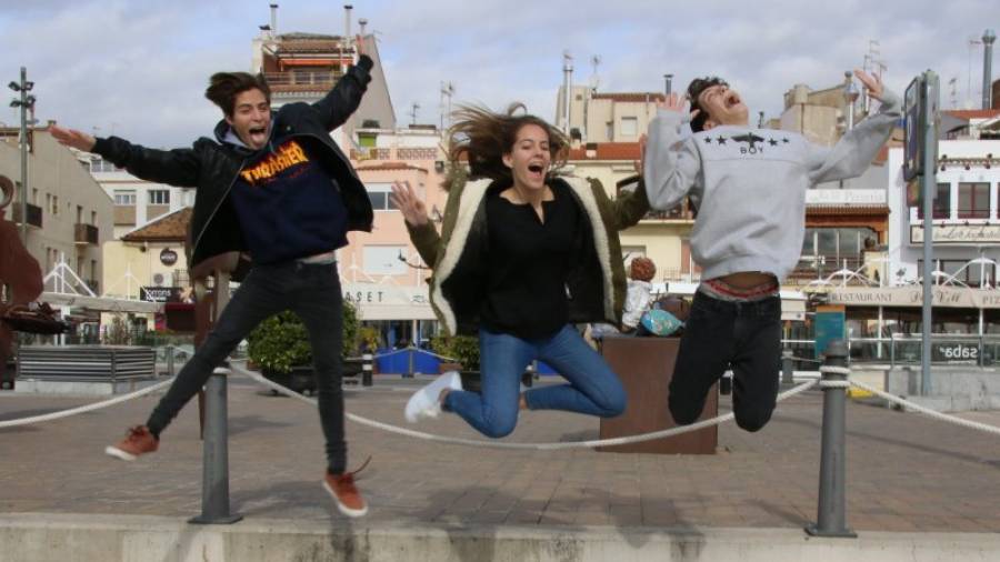 Pablo, Paula y Álvaro de Miguel López tienen 16 años. Desde hace casi tres ofrecen a más de 280.000 ´youtubers´ sus ocurrencias y retos. Foto: j. c.