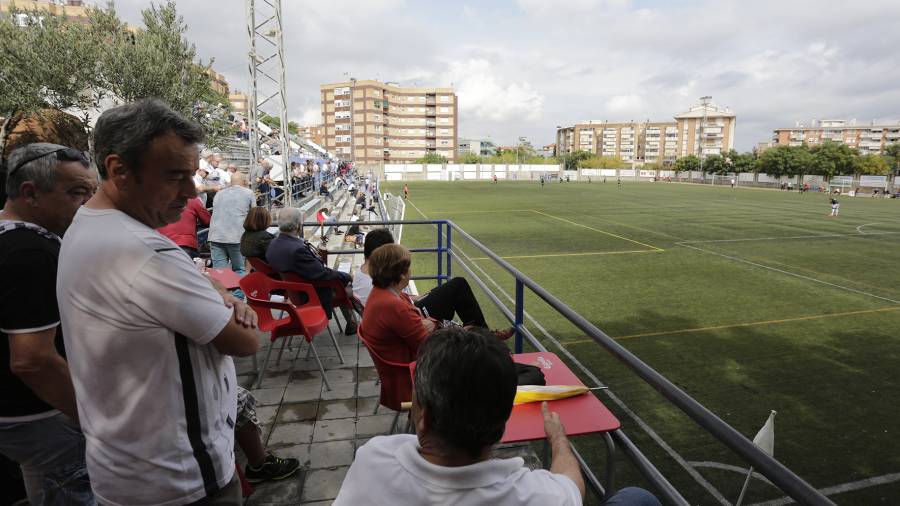 El Consistorio cede los terrenos de juego a los clubes sin especificar regulaciones de uso. FOTO: PERE FERRÉ