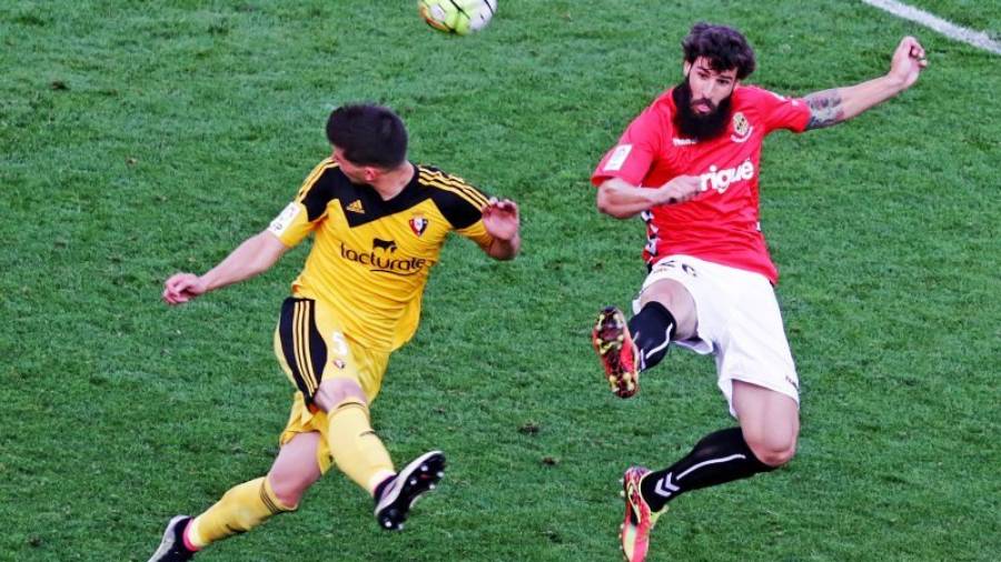 Marcos De la Espada jugó sus últimos minutos con la camiseta del Nàstic en el partido de vuelta del play-off ante Osasuna. Foto: Lluís Milián